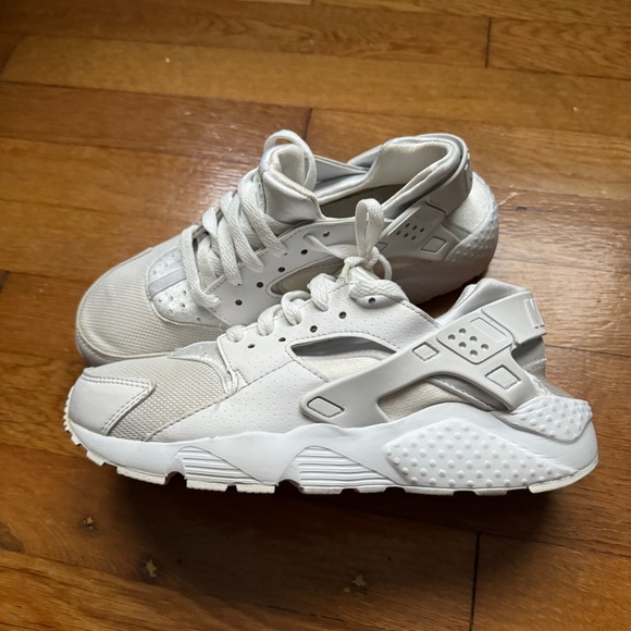 Nike Shoes - Womens All White Nike Hurache Shoes